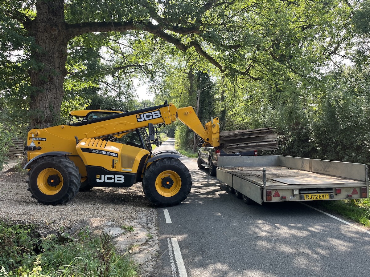 Telehandler loading